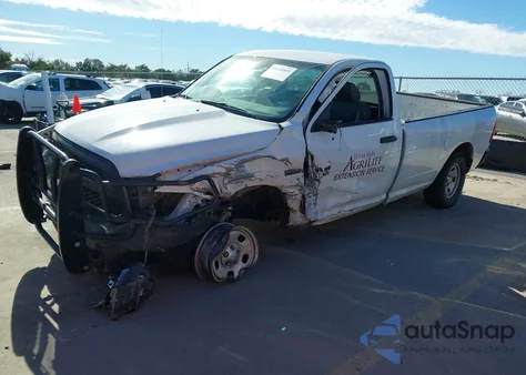 2019 Ram 1500 Classic Tradesman 4X4 8' Box z USA, uszkodzony, nr VIN 3C6JR7DT5KG726840